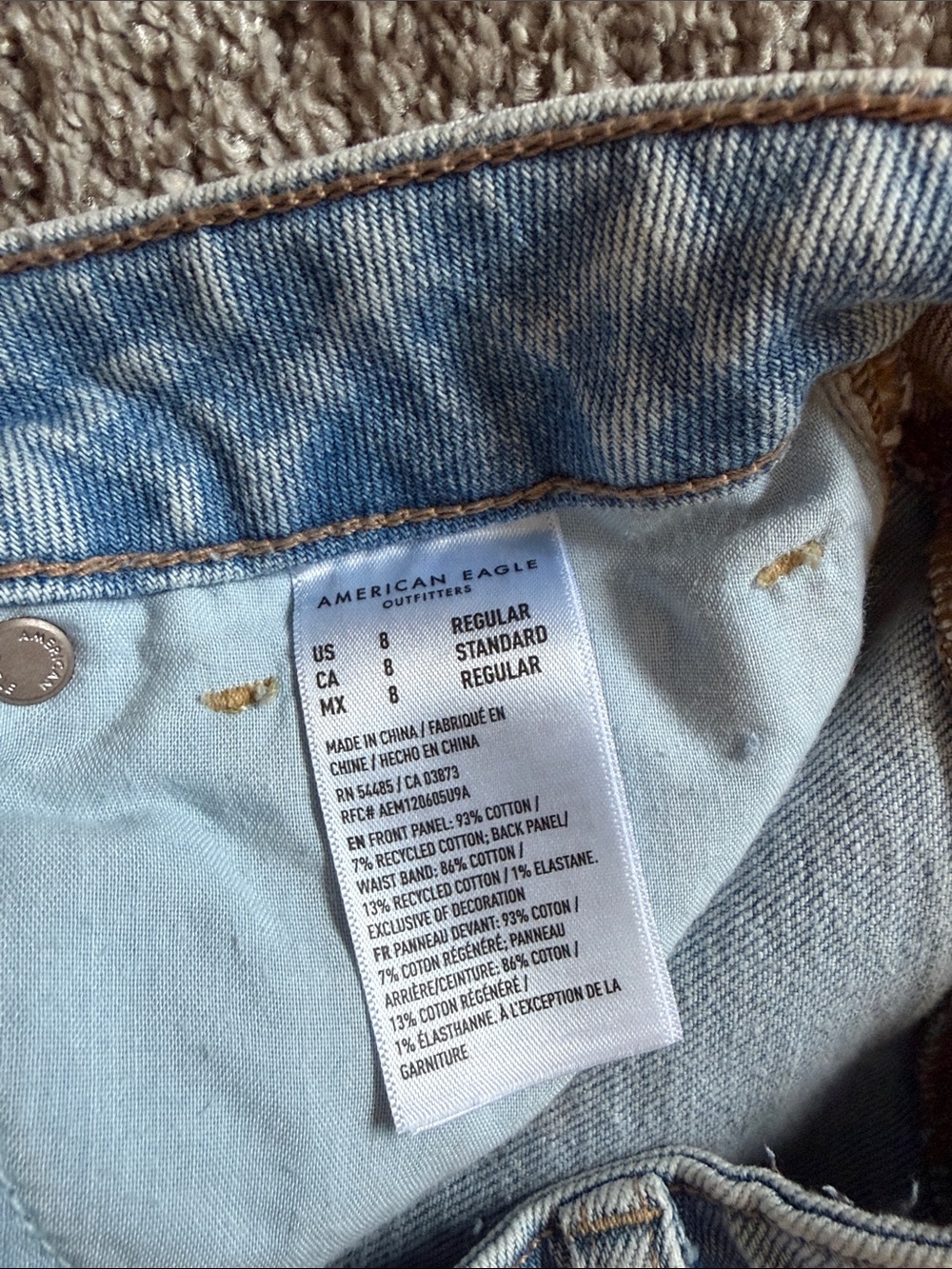 American Eagle Outfitters Light Wash Mom Jeans - Picture 2 of 2